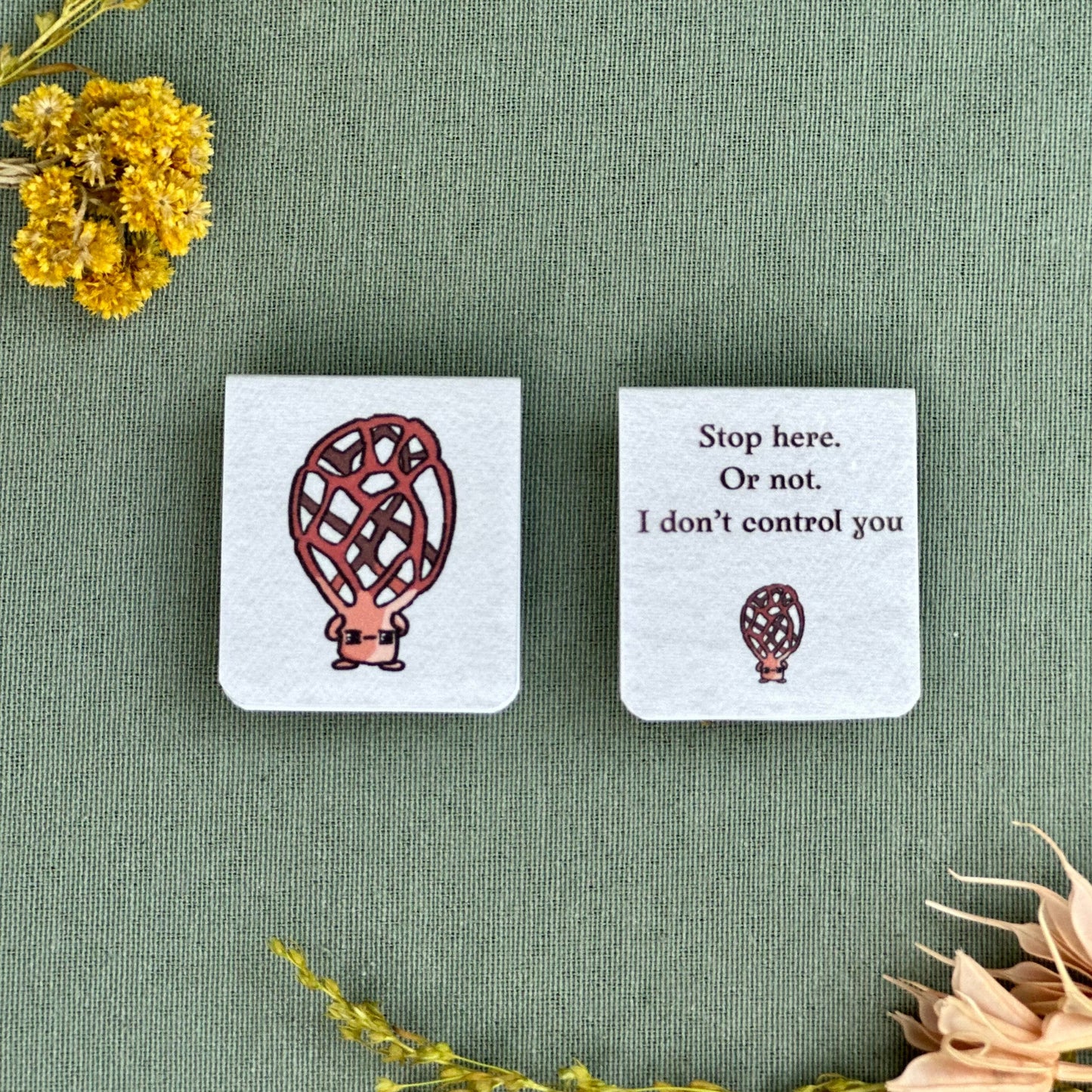 Mushroom magnetic bookmark | Signet magnétique des champignon